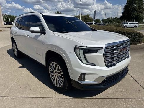 Used 2025 GMC Acadia Denali w/ Super Cruise Package FWD image 3