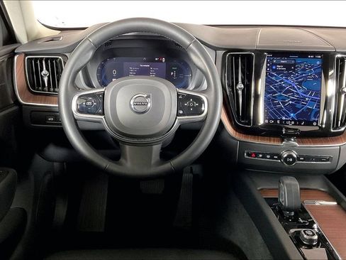 Used 2023 Volvo XC60 T8 Plus AWD/4WD image 4