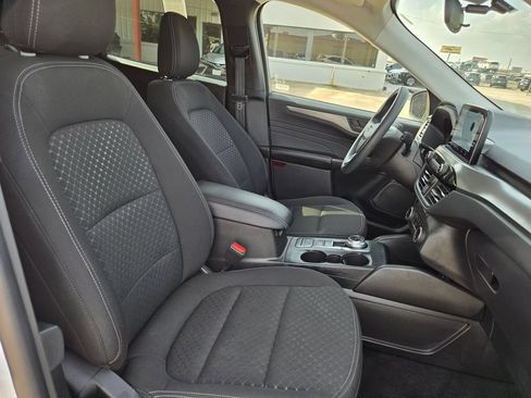 Used 2025 Ford Escape Active AWD/4WD image 32