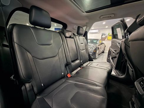 Used 2020 Ford Edge Titanium w/ Equipment Group 301A AWD/4WD image 16