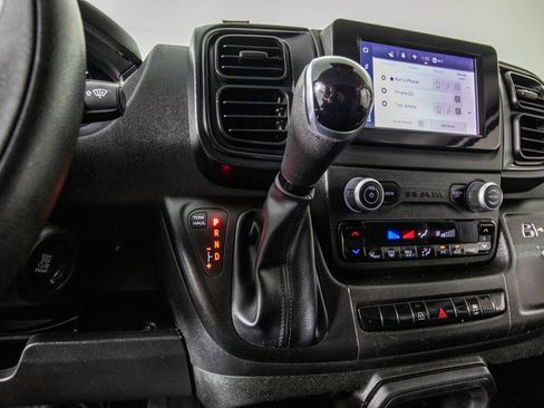 Used 2025 RAM ProMaster 2500 w/ Convenience Group FWD image 15