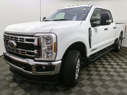 Used 2024 Ford F250 XLT AWD/4WD image 5