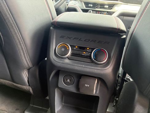 Used 2025 Ford Explorer ST-Line w/ ST-Line Street Pack AWD/4WD image 18