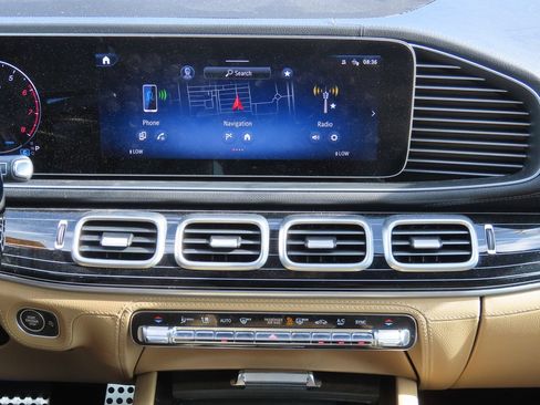 Certified 2024 Mercedes-Benz GLS 450 4MATIC image 8