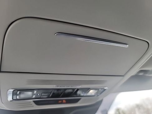 Used 2025 Lincoln Navigator Reserve image 32