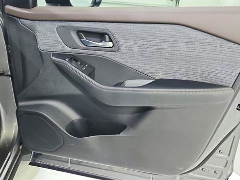 Certified 2023 Nissan Rogue SV FWD image 25