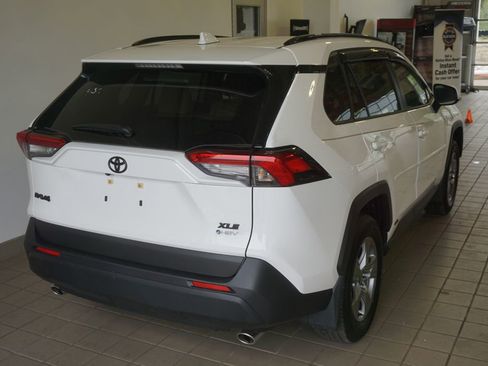 Used 2025 Toyota RAV4 XLE w/ Convenience Package AWD/4WD image 15