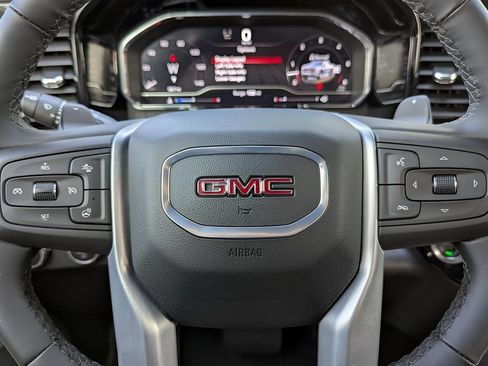 Used 2025 GMC Sierra 1500 SLT AWD/4WD image 19