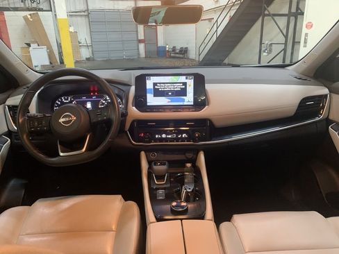 Used 2023 Nissan Rogue SL w/ SL Premium Package image 15