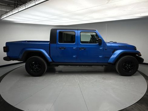 Used 2021 Jeep Gladiator Sport image 6