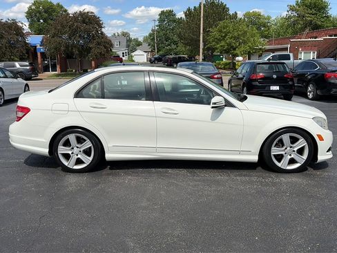 Used 2010 Mercedes-Benz C 300 4MATIC Sedan image 4