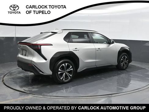 Used 2025 Toyota bZ4X FWD image 3