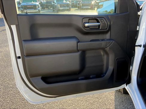 Used 2025 GMC Sierra 1500 Pro w/ Trailering Package RWD image 9