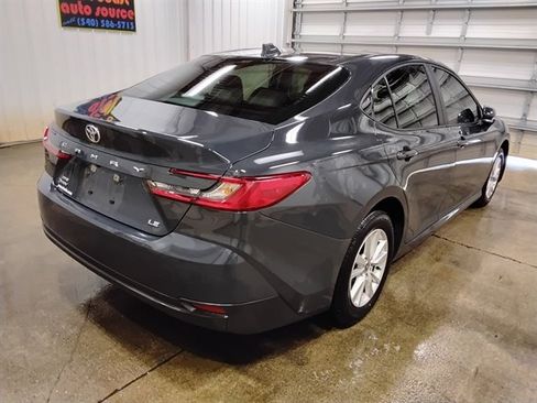Used 2025 Toyota Camry LE AWD/4WD image 3