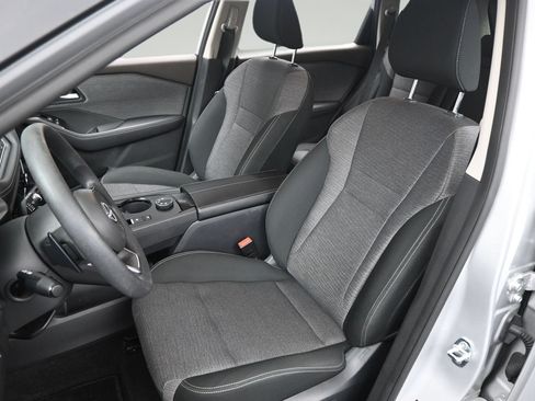 Certified 2023 Nissan Rogue SV AWD/4WD image 9