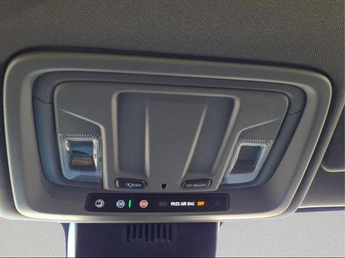 Used 2024 Chevrolet Silverado 2500 Custom w/ Custom Value Package image 25