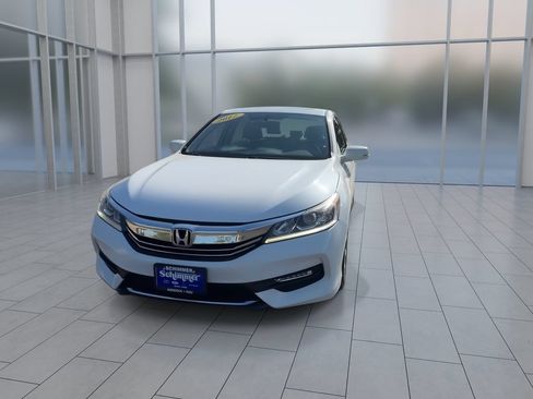 Used 2017 Honda Accord EX-L image 3