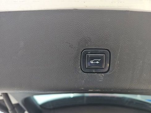 Used 2020 Chevrolet Traverse Premier w/ Redline Edition AWD/4WD image 17