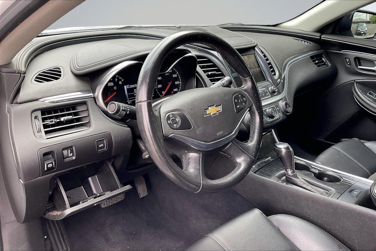 Used 2020 Chevrolet Impala LT FWD image 14