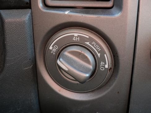 Used 2015 Nissan Titan S AWD/4WD image 22