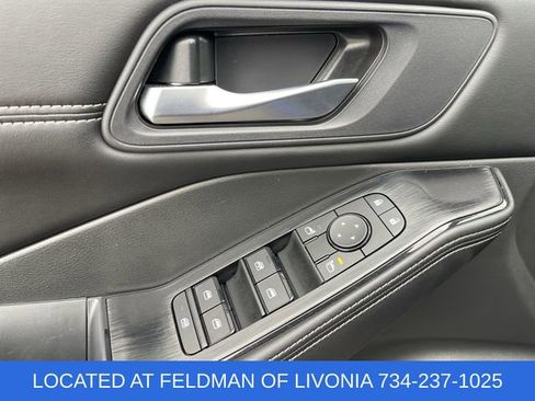 Used 2023 Nissan Rogue SV w/ SV Premium B Package image 23