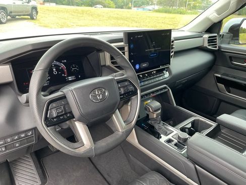 Used 2024 Toyota Tundra Limited w/ Power Package AWD/4WD image 30