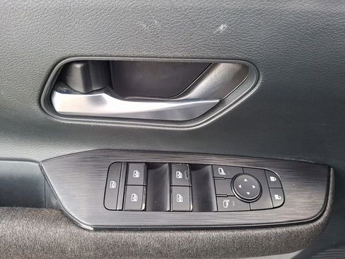 Used 2025 Nissan Kicks SV w/ Charging Package image 13