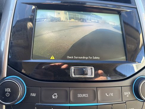 Used 2014 Chevrolet Malibu LT image 26