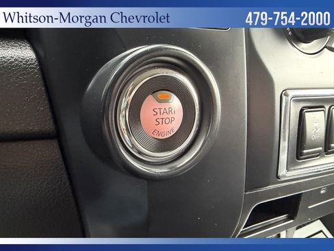 Used 2022 Nissan Titan SV image 19