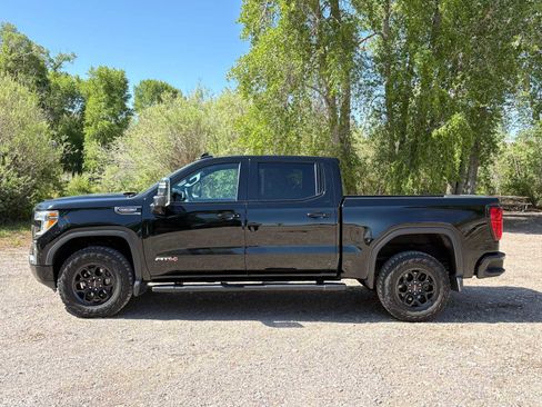 Used 2020 GMC Sierra 1500 AT4 w/ AT4 Premium Package AWD/4WD image 9