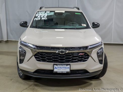 New 2026 Chevrolet Trax RS w/ Sunroof Package FWD image 5