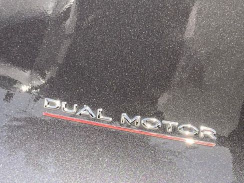 Used 2024 Tesla Model Y Performance image 32