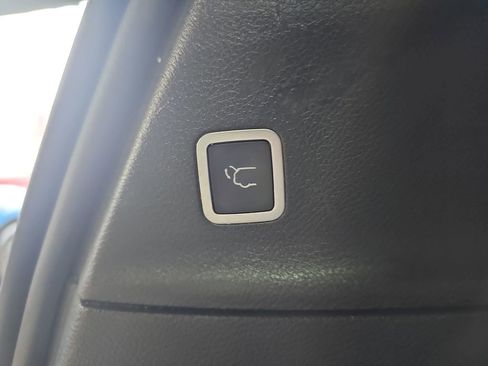 Used 2018 Chrysler Pacifica Limited w/ Advanced Safetytec Group image 14