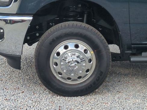 New 2026 RAM 3500 Tradesman AWD/4WD image 10