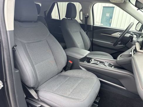 Used 2025 Ford Explorer Active AWD/4WD image 28