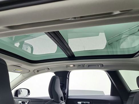 New 2026 Volvo XC60 B5 Plus w/ Climate Package image 22