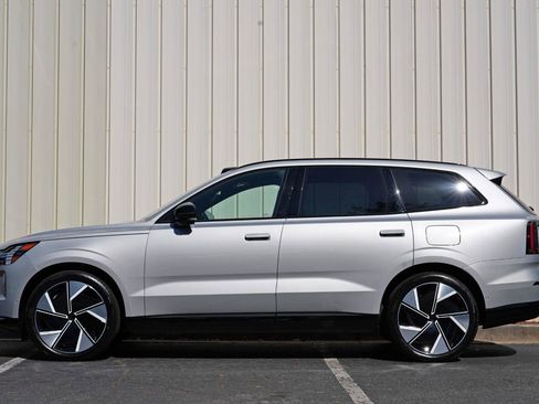 Used 2025 Volvo EX90 Ultra AWD/4WD image 8