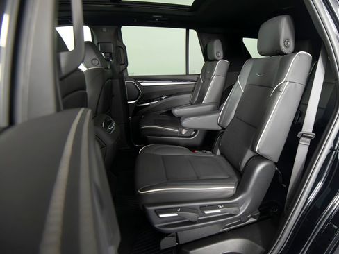 Used 2026 Cadillac Escalade Sport AWD/4WD image 43