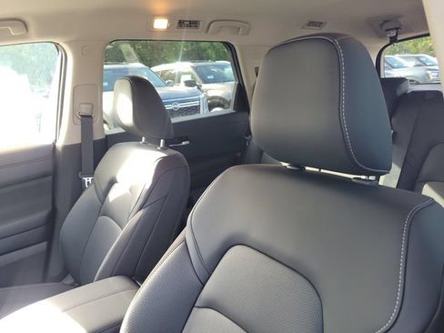 New 2026 Nissan Pathfinder SL FWD image 18