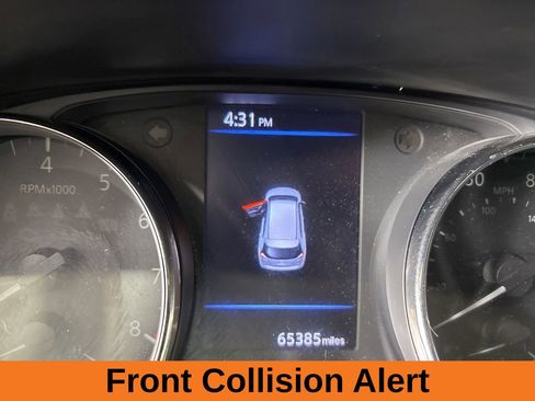 Used 2018 Nissan Rogue SV w/ Premium Package image 14