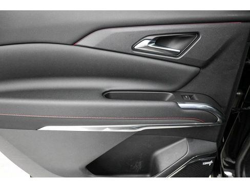 Used 2024 Chevrolet Traverse RS FWD image 29