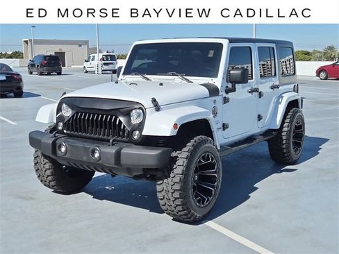 Used 2018 Jeep Wrangler Unlimited Sahara image 1