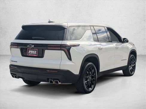 Used 2024 Chevrolet Traverse LS w/ Midnight/Sport Edition image 5