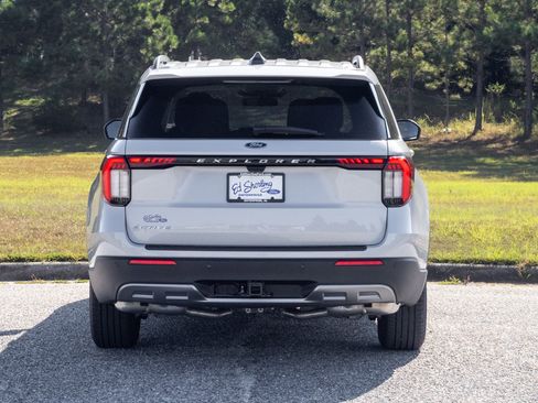 New 2025 Ford Explorer Active w/ Active Comfort Package image 5