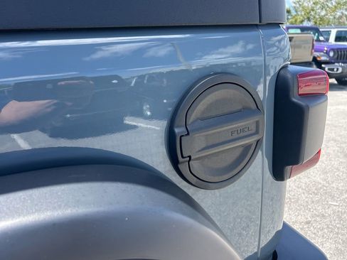 Used 2024 Jeep Wrangler Unlimited Rubicon image 21