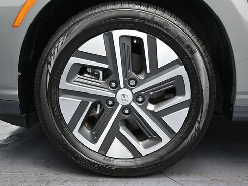 Used 2023 Hyundai Kona SE w/ Cargo Package image 11