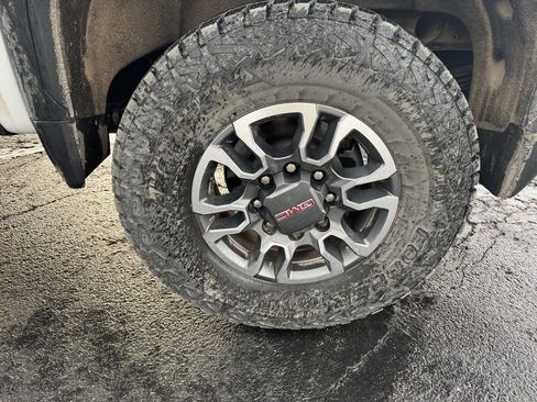 Used 2021 GMC Sierra 2500 SLT w/ SLT Premium Package image 11