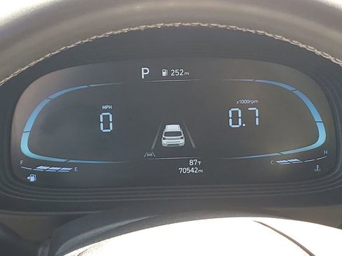 Certified 2023 Hyundai Venue SEL w/ Cargo Package image 33