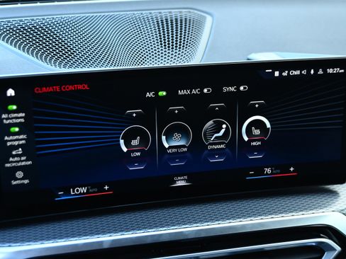 Certified 2024 BMW 330i 330i w/ M Sport Package image 31