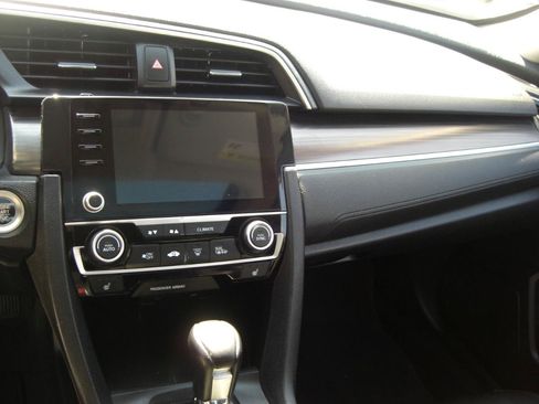 Used 2021 Honda Civic EX image 9